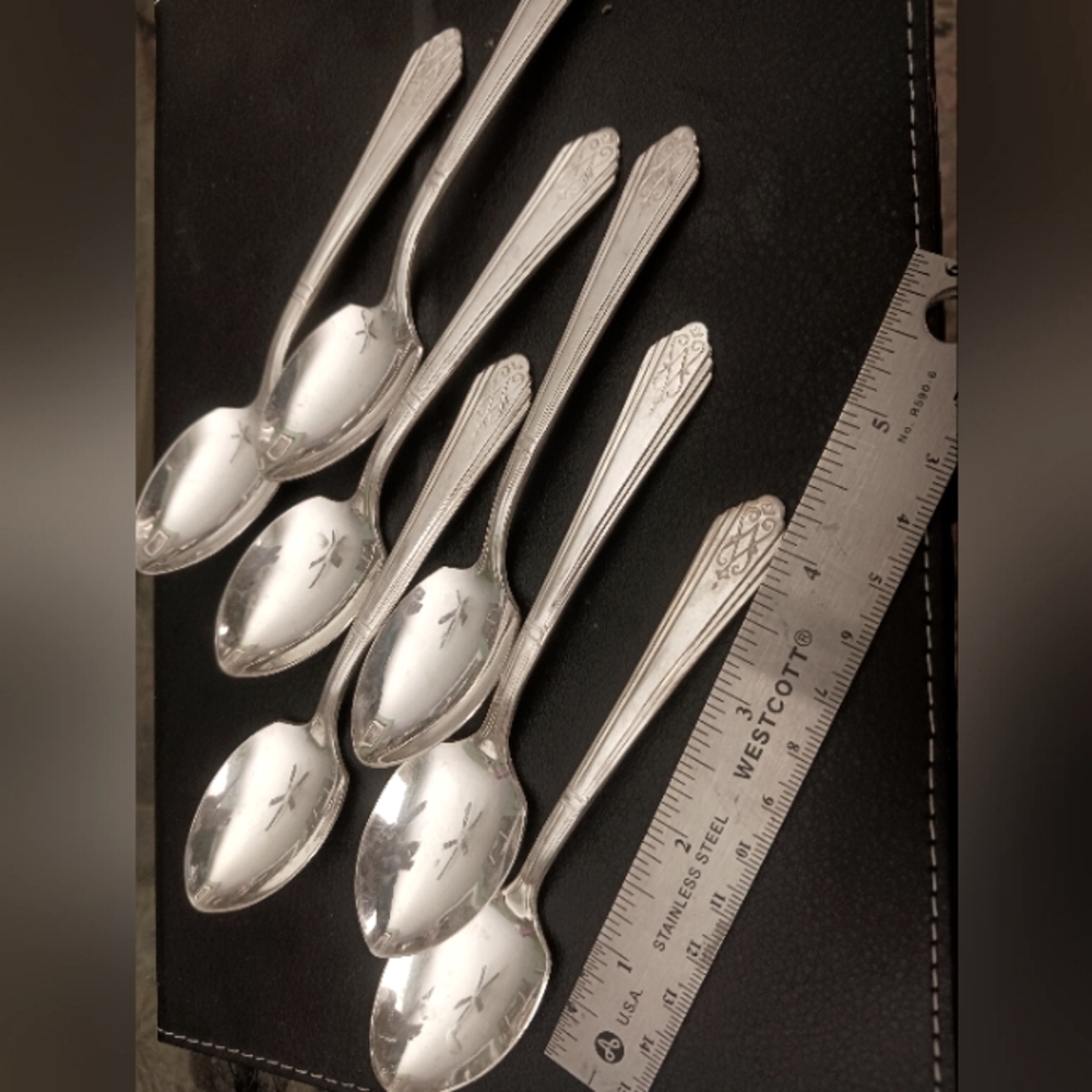 Set 7 silverplate coffee spoons